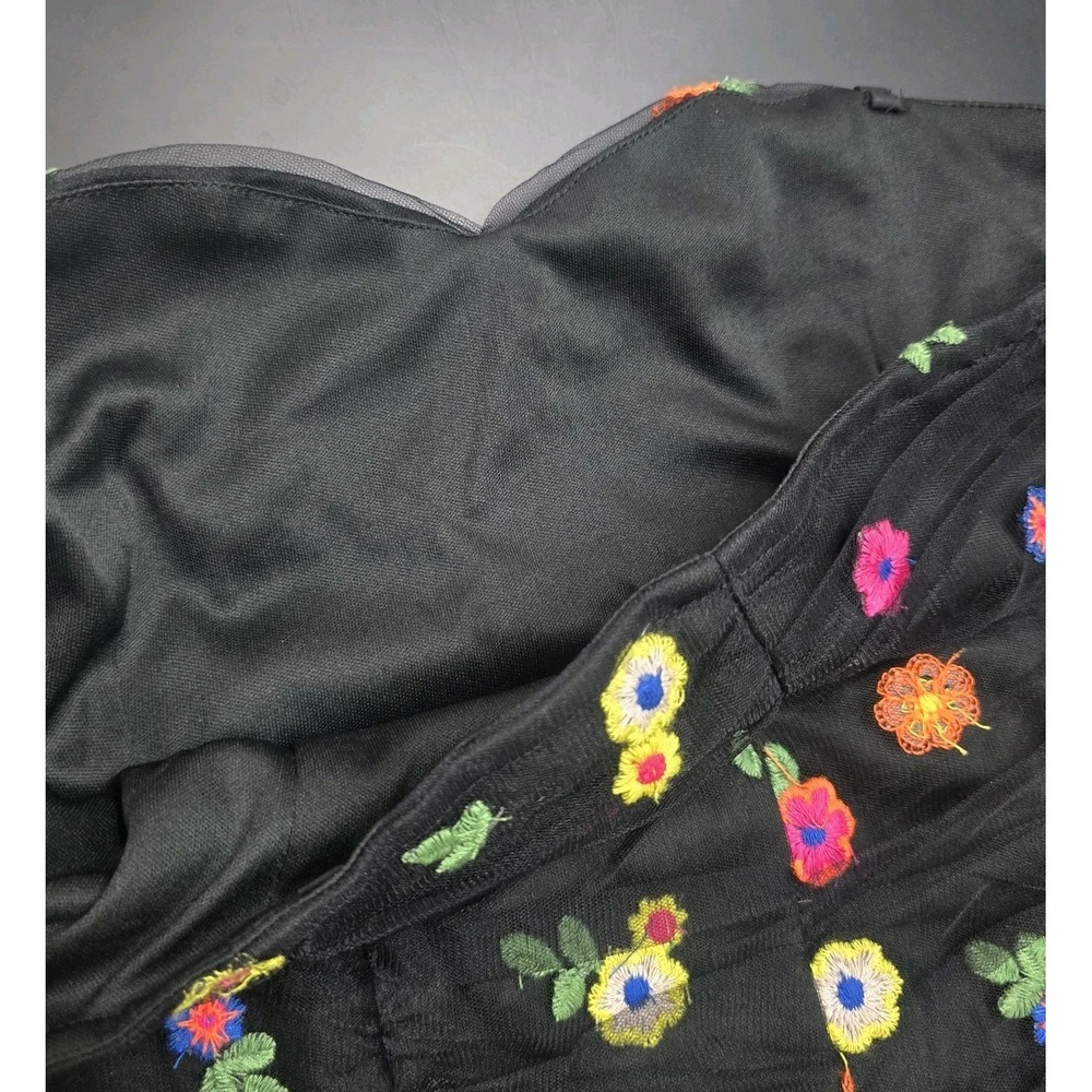 TCEC Women's Black Floral Bodysuit Halter Large Embroidered Flowers Snap Bottom - Picture 3 of 7